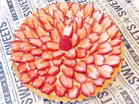 苺たっぷり！花咲く☆イチゴのタルト